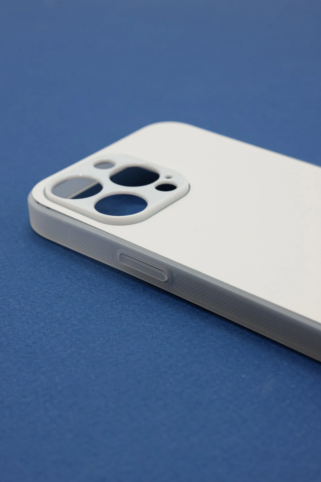 Купить чехол для iPhone 14 Pro Maxбез печати