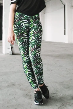 Легинсы женские с широким поясом с принтом "Wild tropics"