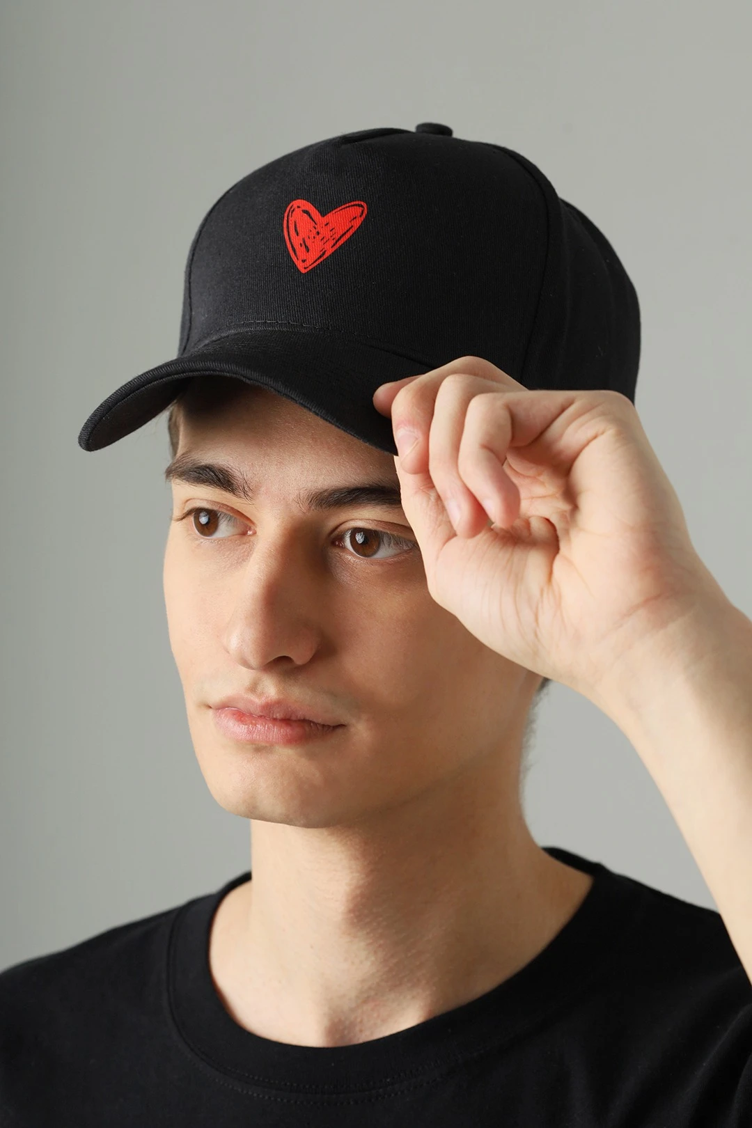 Купить бейсболку Актив пятиклинку взрослую, однотонную "Красное сердце" Купить бейсболку Актив пятиклинку взрослую, однотонную "Красное сердце"