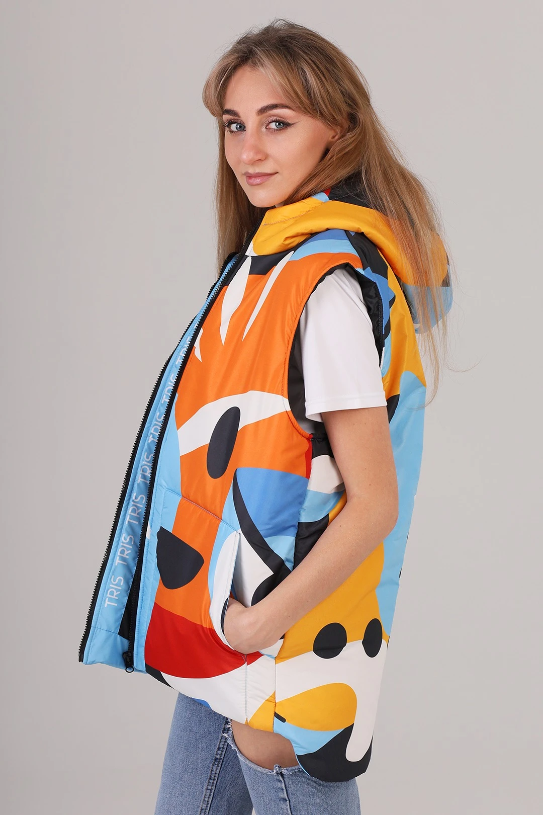 Жилет Трис на синтепоне с капюшоном унисекс, с полной запечаткой#1