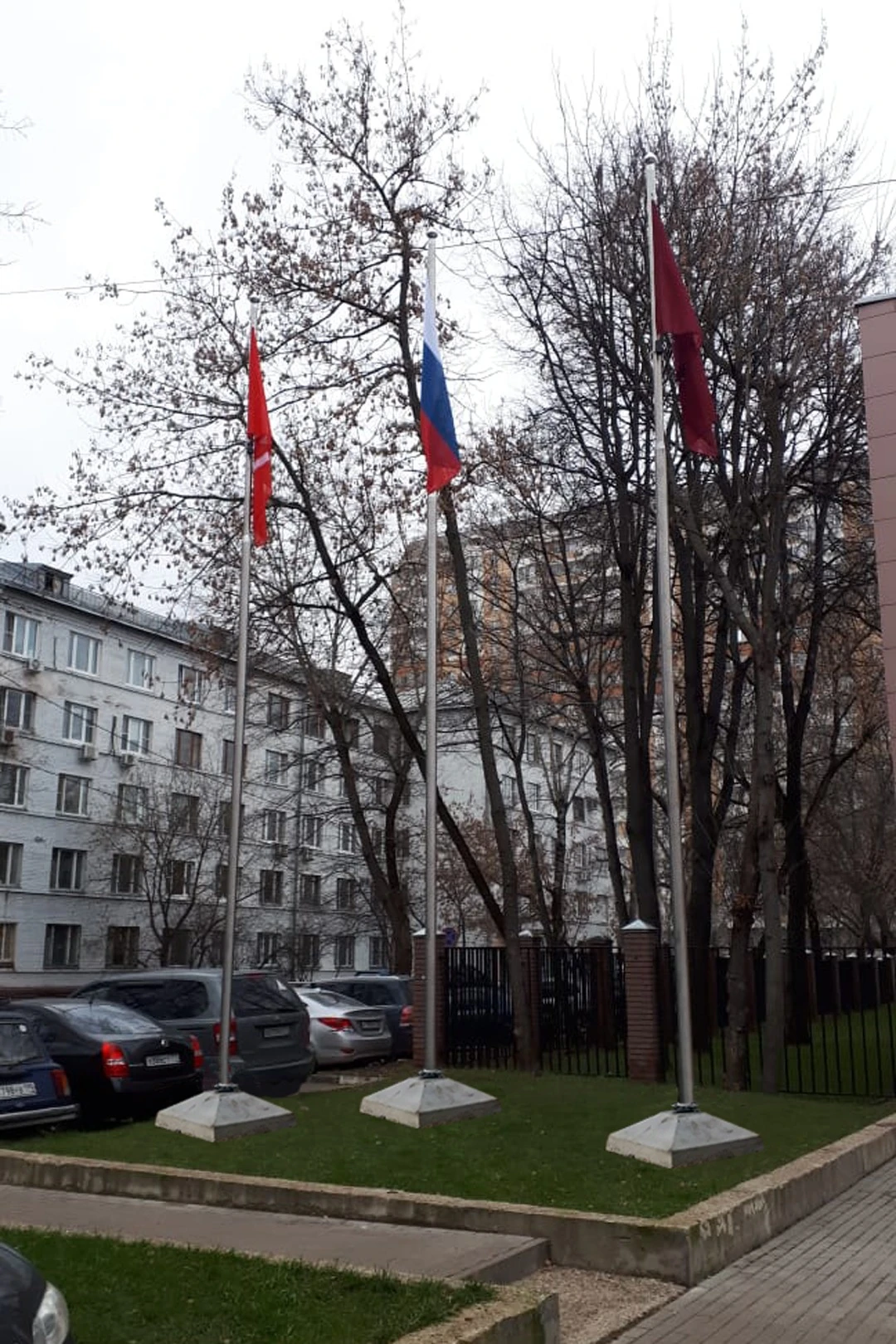 Аренда флагштока из нержавеющей стали с закрытым механизмом 7 м#1 Аренда флагштока из нержавеющей стали с закрытым механизмом 7 м#1