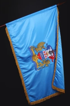 Купить знамя фирменное вышитое "Фамильный герб"