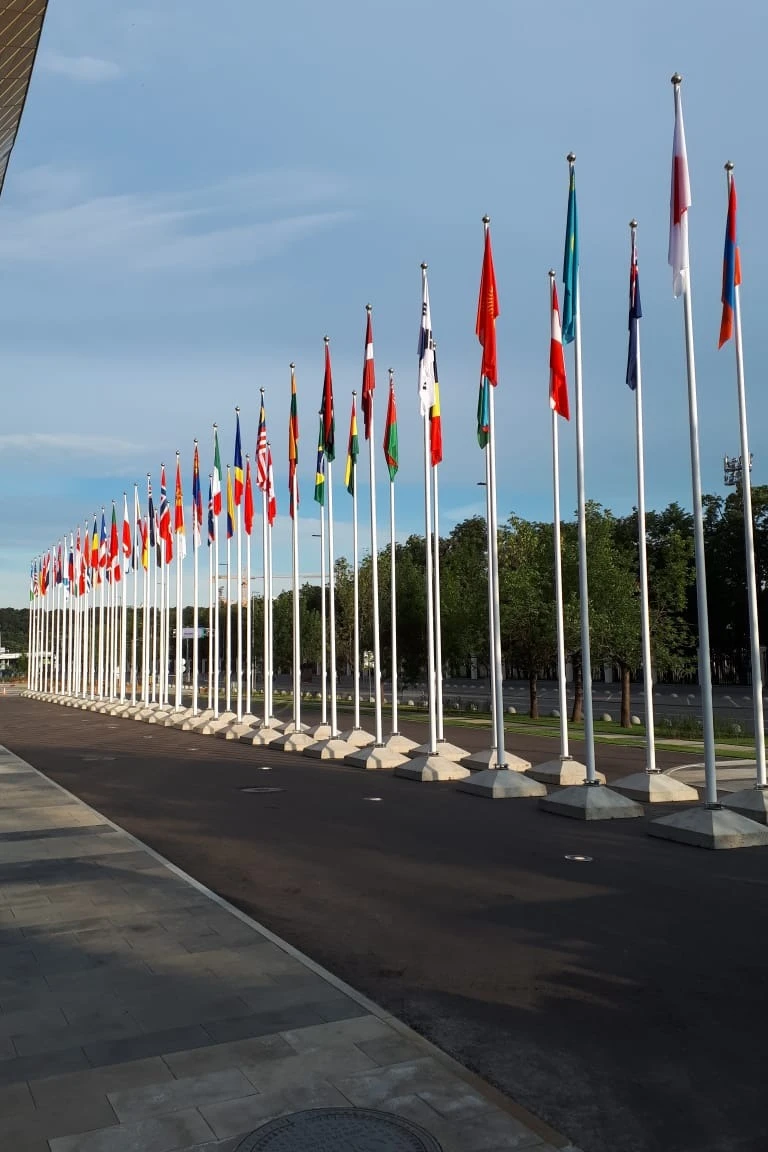 Флагшток из стекловолокна с открытым механизмом 12 м, Омега#3