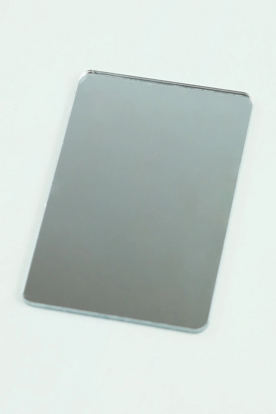 Акрил экструзионный зеркальный 200х300 мм 0,8 мм, серебро#2 Акрил экструзионный зеркальный 200х300 мм 0,8 мм, серебро#2