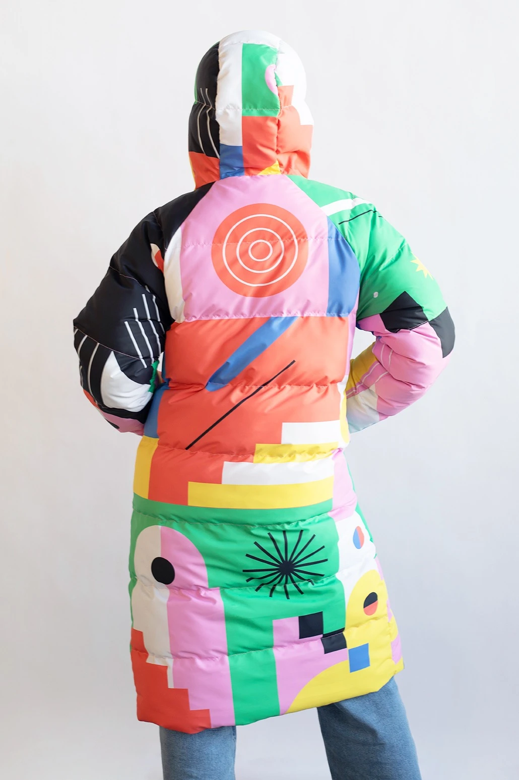 Пуховик Берлин с подкладом из лебяжьего пуха унисекс, с полной запечаткой "Geometry"#2