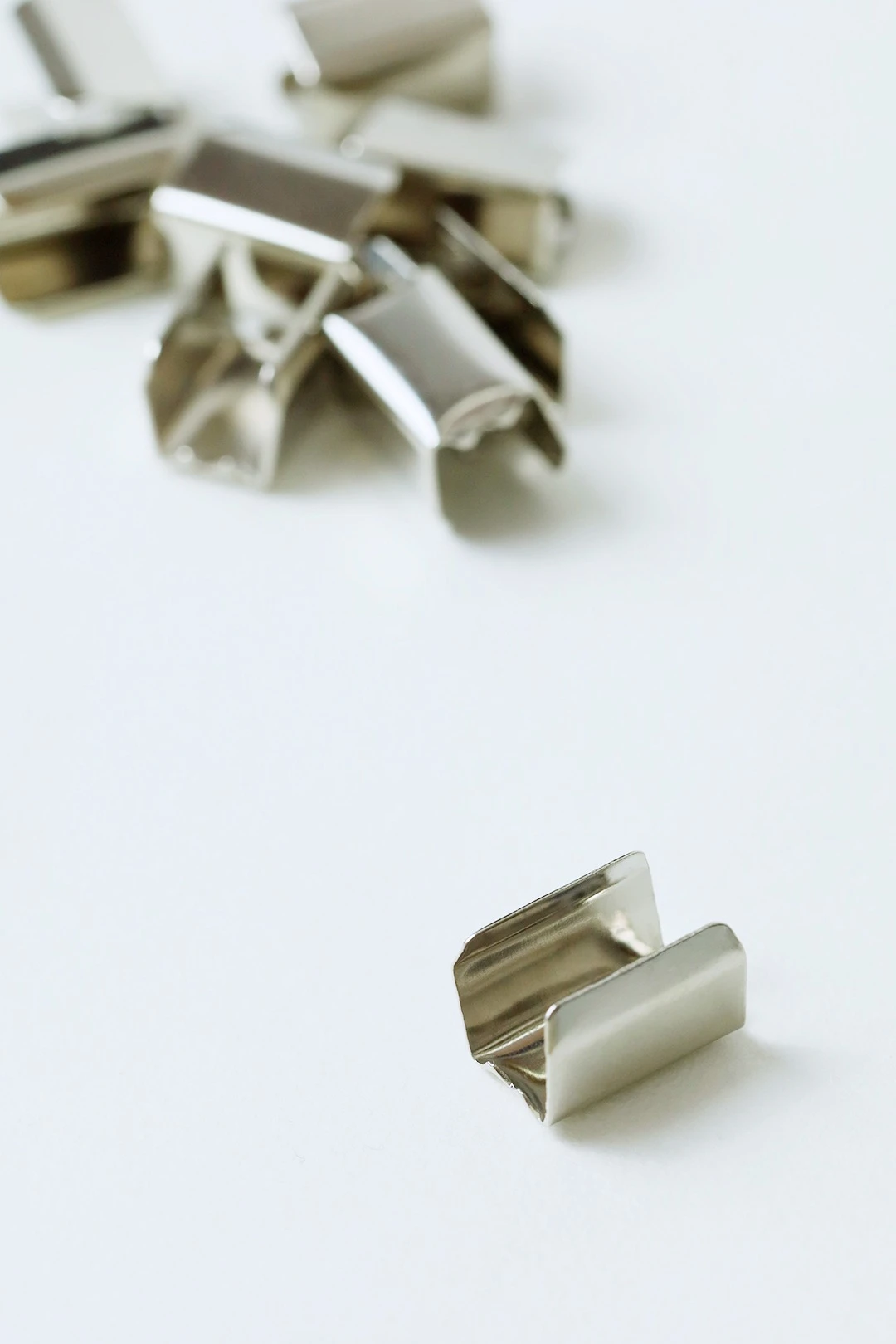 Купить обжимную скобу 9х15 мм