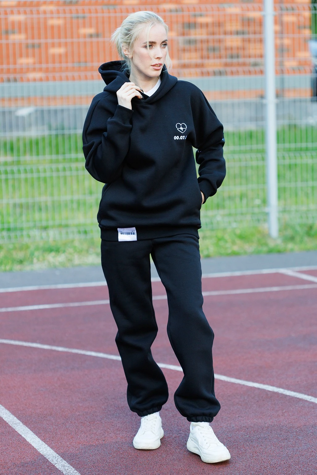 Купить спортивный костюм Лофт из футера женский, однотонный черный