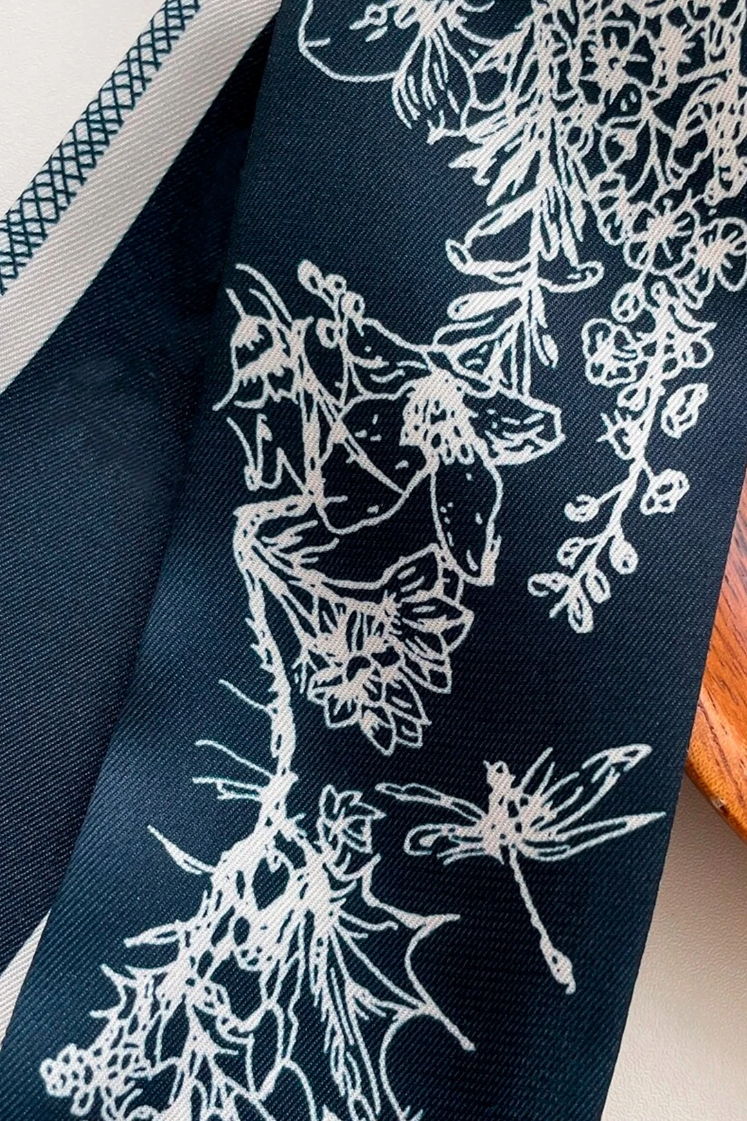 Купить шарф-платок Твилли двухслойный 7х130 см, с полной запечаткой "Floral pattern"