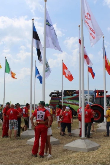 Аренда флагштока из стекловолокна с открытым механизмом 6 м#2