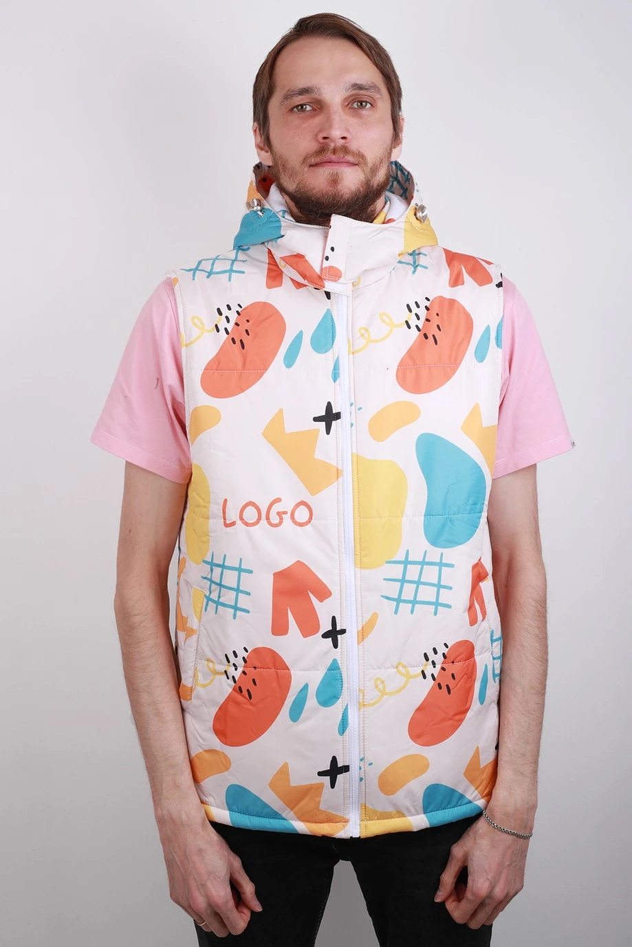 Жилет Диего на синтепоне с капюшоном унисекс, с полной запечаткой "Сrowns"#2 Жилет Диего на синтепоне с капюшоном унисекс, с полной запечаткой "Сrowns"#2