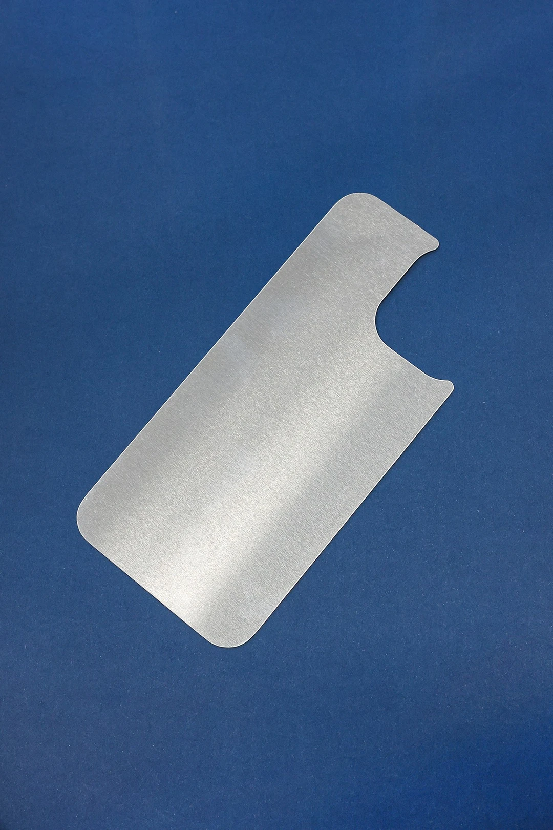 Пластина металлическая для чехла iPhone 12 без печати#1