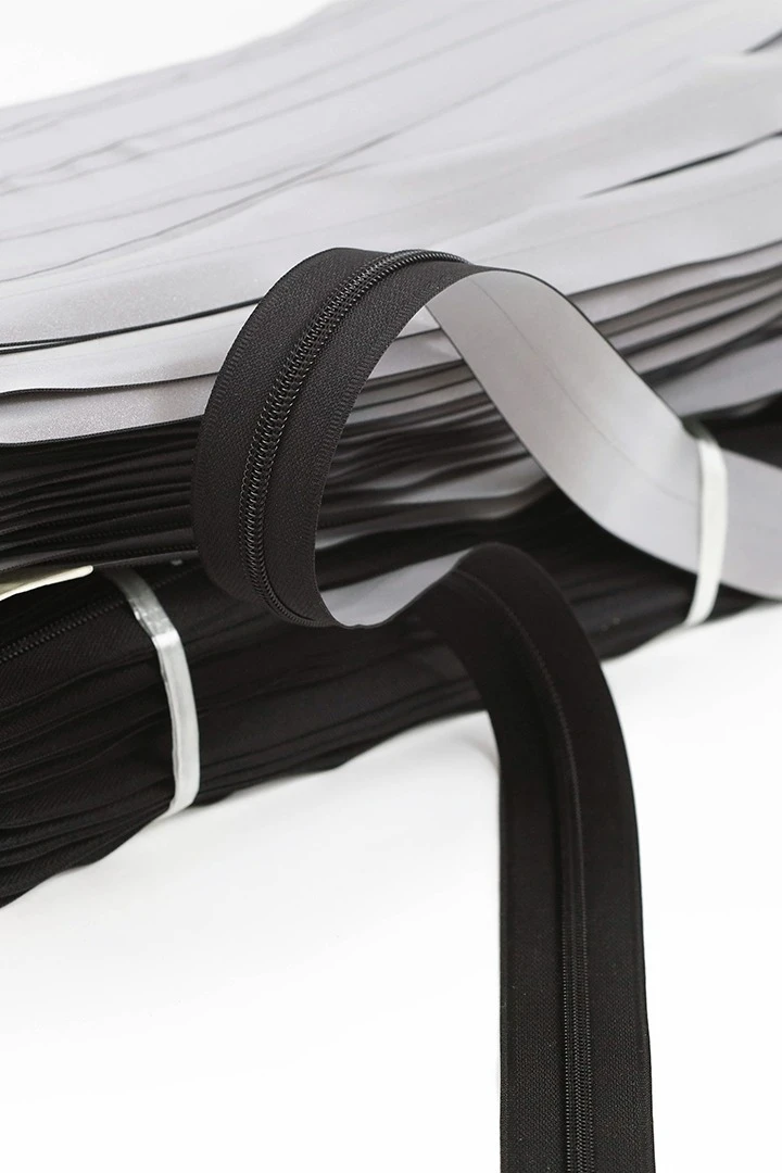 Купить молния тип 5 водонепроницаемую светоотражающую рулонную 183 м