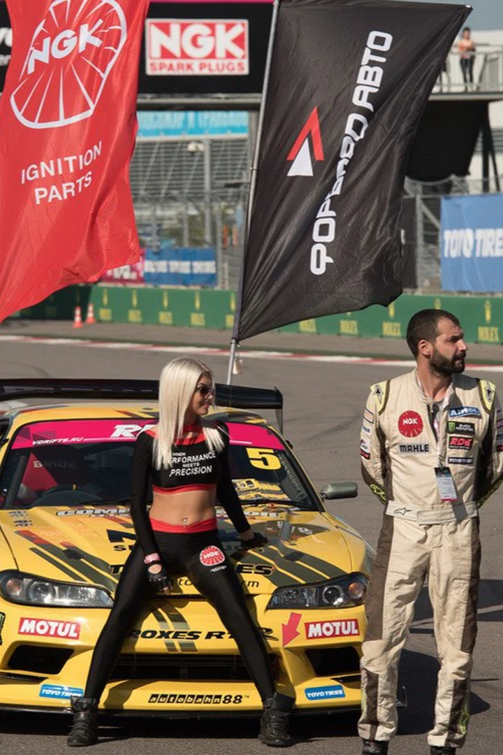 Арендовать флагшток Бриз с наливным основанием Арендовать флагшток Бриз с наливным основанием