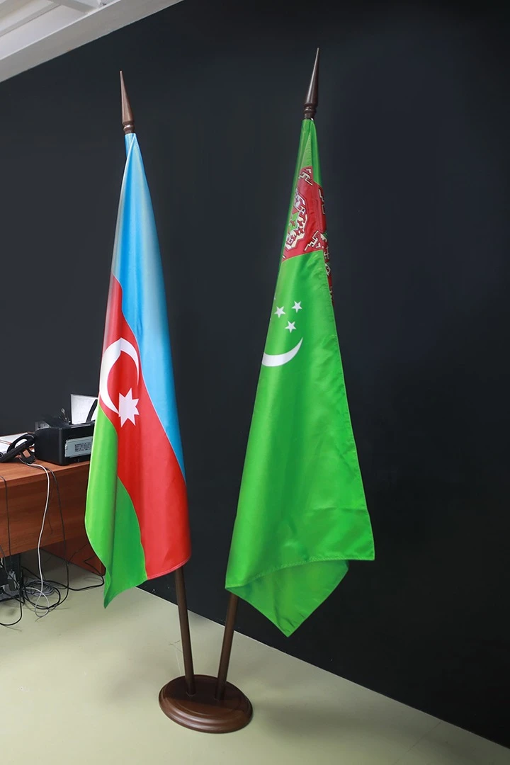 Подставка деревянная с основанием Шашка (бук) 2 штока 2,2 м#1 Подставка деревянная с основанием Шашка (бук) 2 штока 2,2 м#1