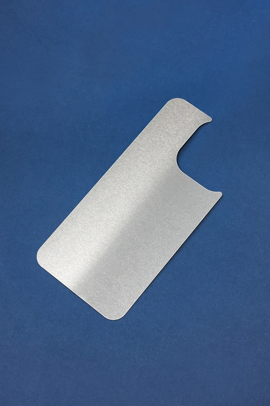 Пластина металлическая для чехла iPhone 13 Pro без печати#1