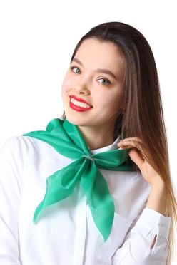 Купить косынку однотонную Лолла 65х65х95 см, зелёную