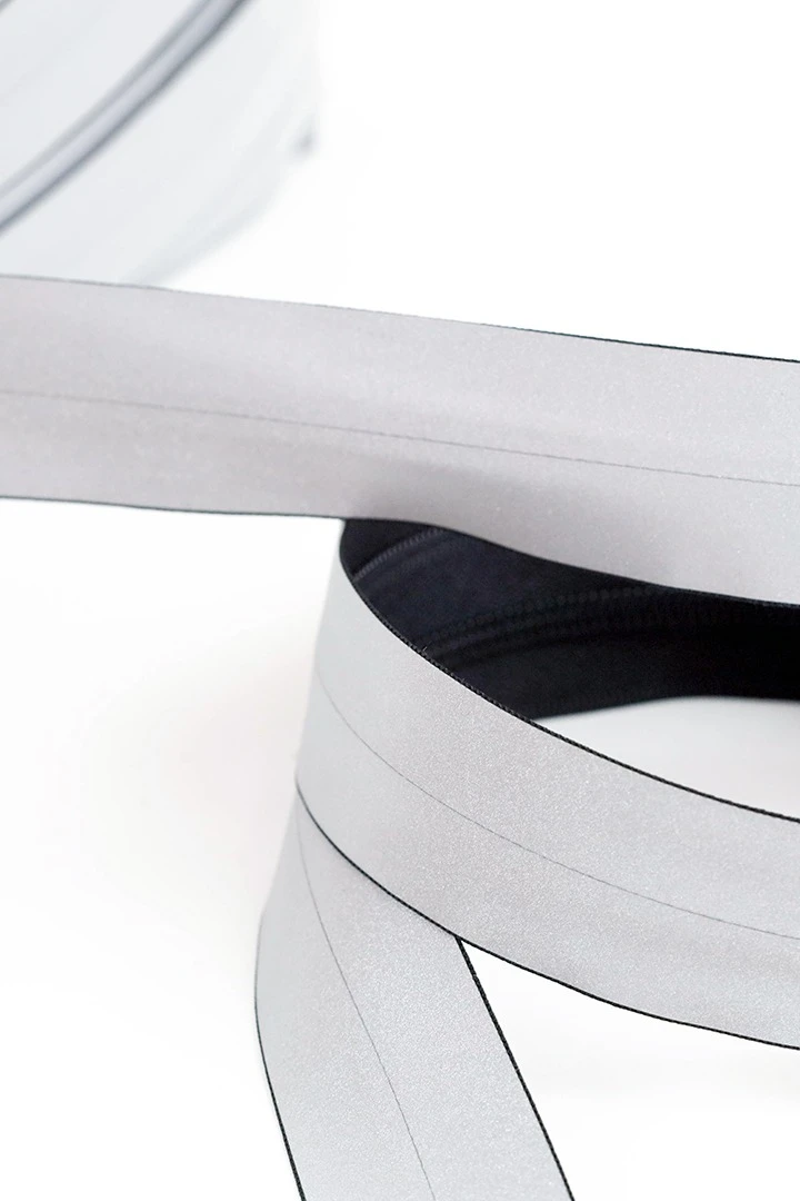 Молния спиральная реверсивная водонепроницаемая светоотражающая в рулоне 18 300 см, тип 5#4