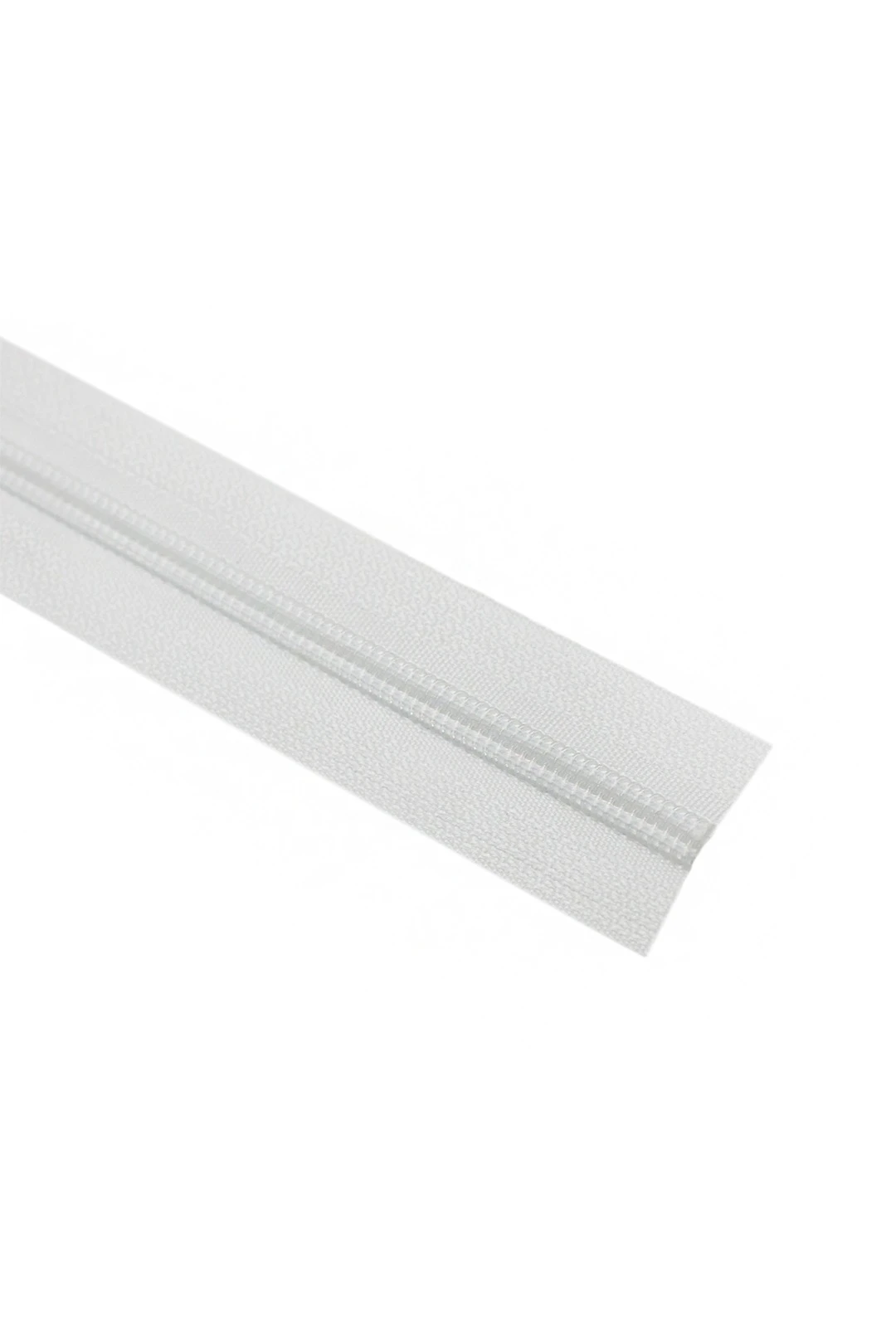 Купить молнию спиральную реверсивную в рулоне 18 300 см, тип 5, белую (Optic white)