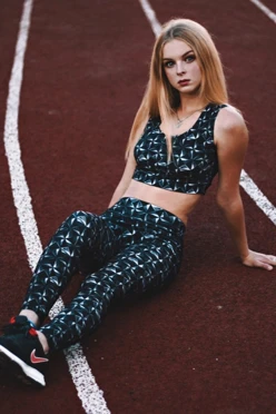 Легинсы женские с широким поясом с принтом "Sapphires"