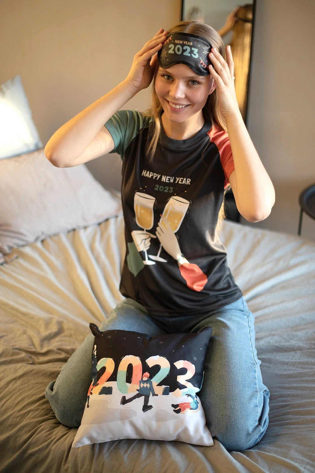 Купить подушку из габардина 30х30 см (холлофайбер), с полной запечаткой "Новый 2023 год"