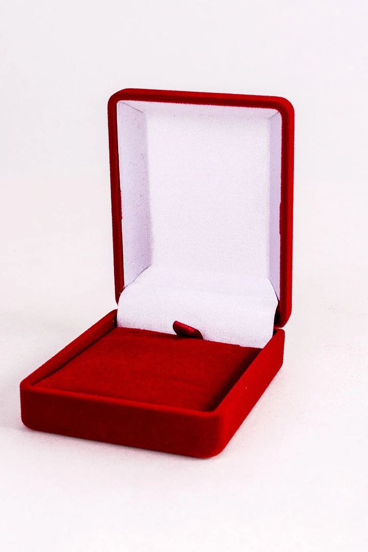 Купить футляр флокированный 60х75х30 мм, красный