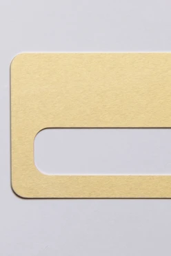 Бейдж с окном сатин односторонний 73х47 мм 0,55 мм, золото#2