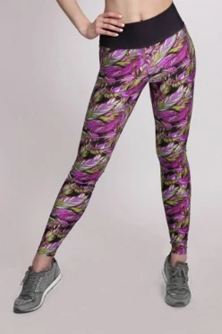 Легинсы женские с широким поясом с принтом "Crimson feathers"