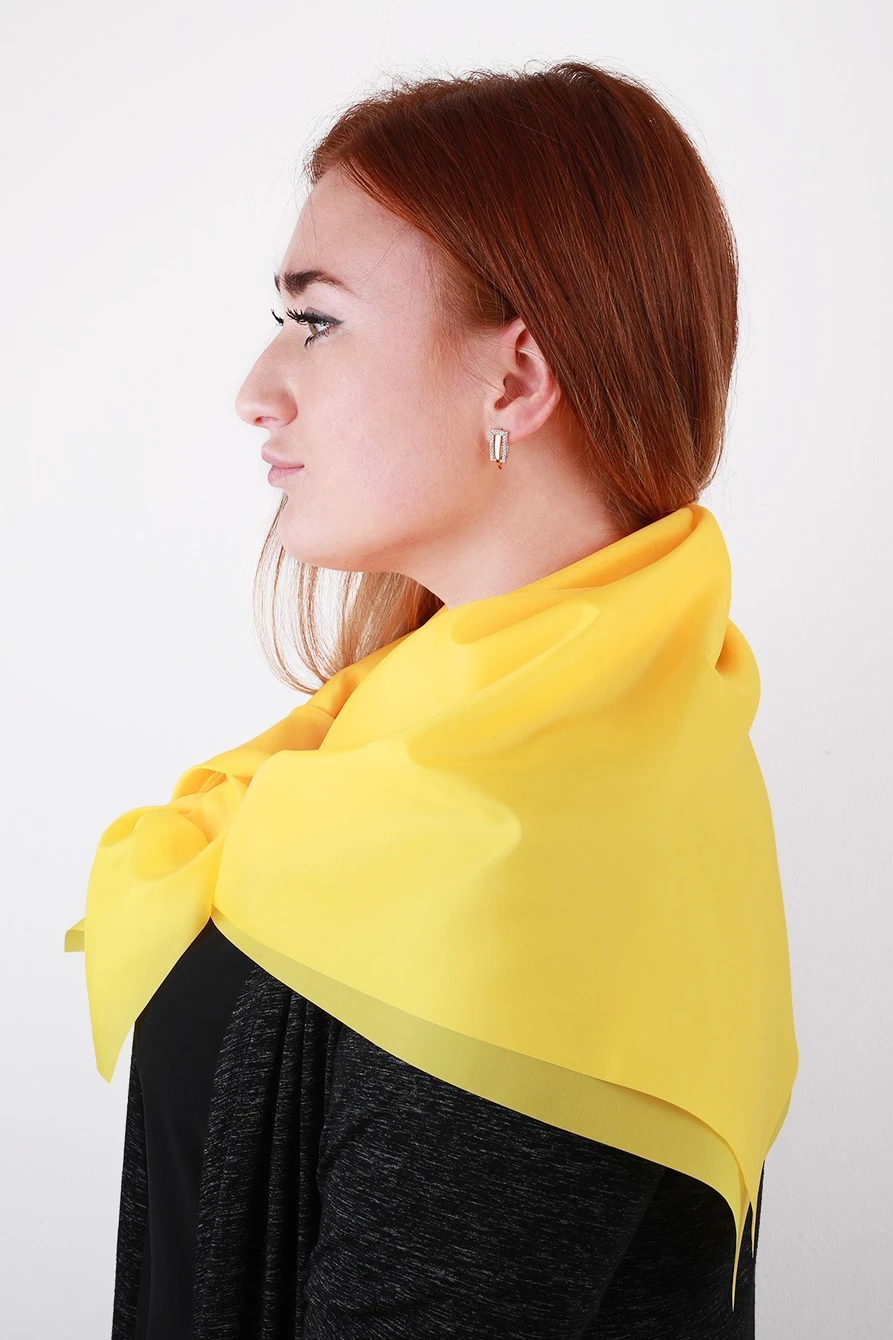 Платок Фантазия из шелка расцвечивания 80х80 см, однотонный желтый#2