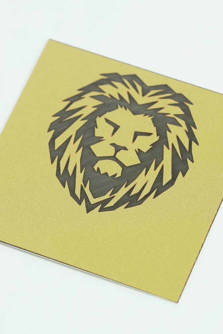 Купить алюминий матовый с клеевой основой 200х300 мм 0,45 мм, золото/черный