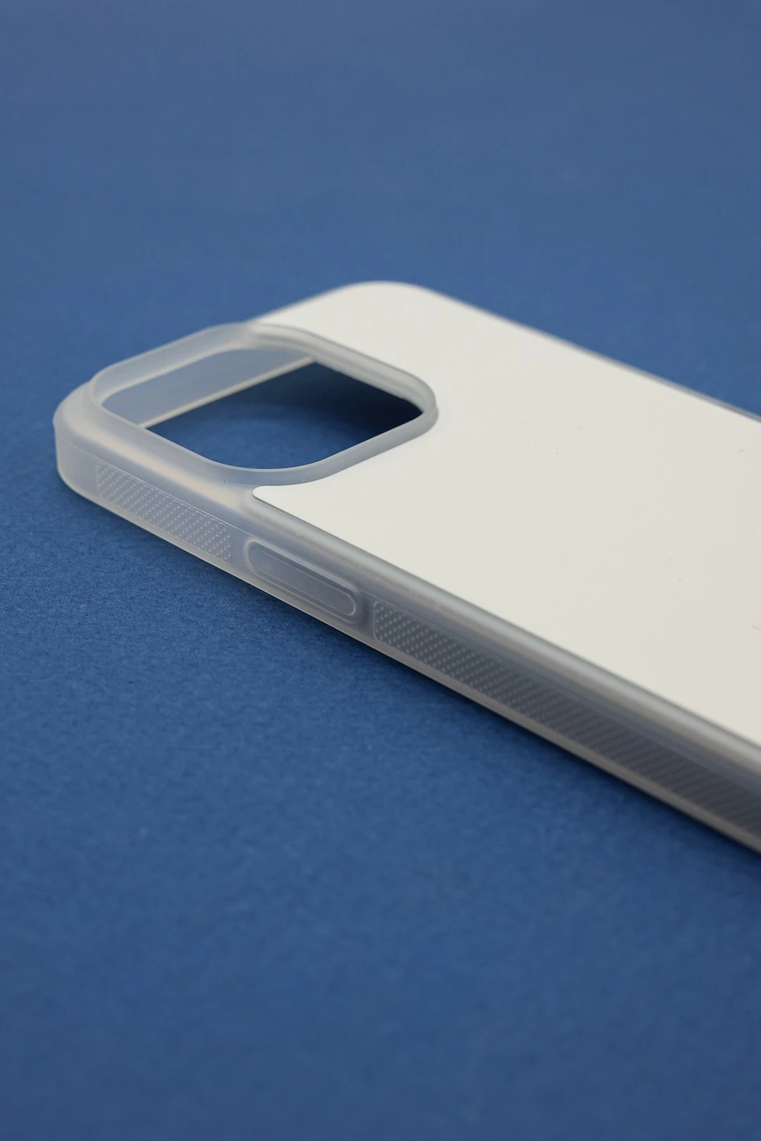 Купить чехол для iPhone 13 Pro без печати