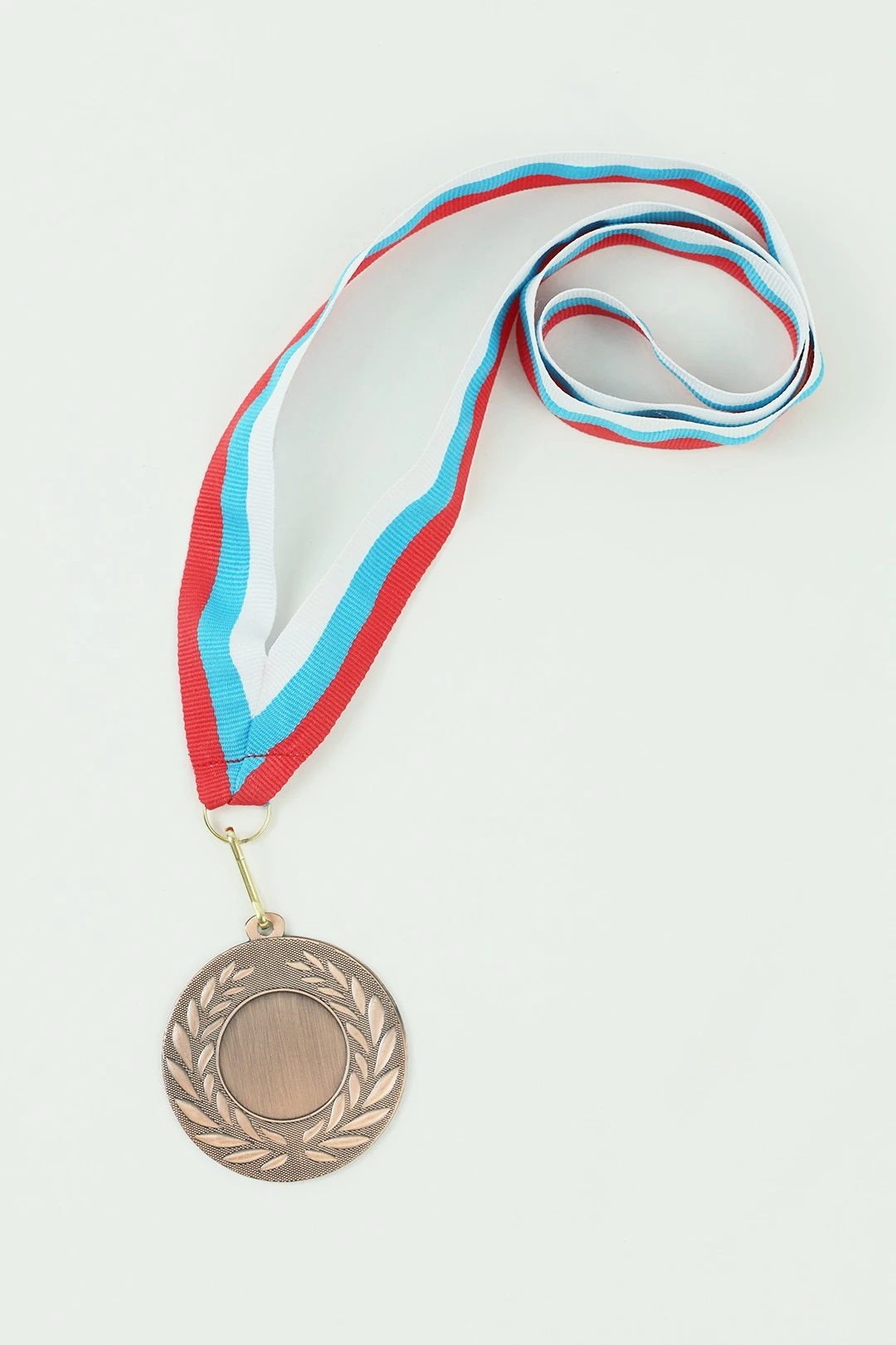 Купить ленту для медали РФ ширина 2,2 см, с карабином