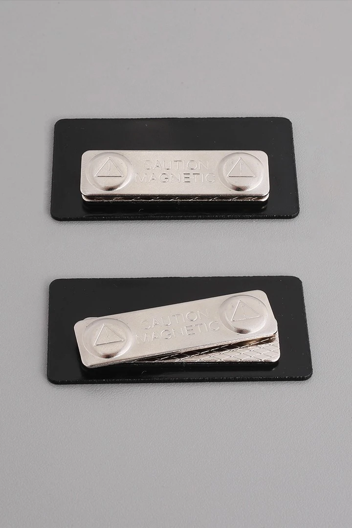 Бейдж из пластика с гравировкой 30х60 мм "Hairdresser is a specialist"#2