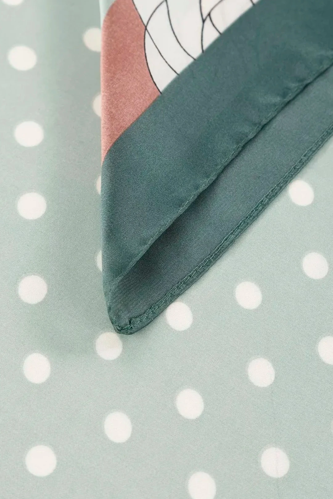 Купить косынку Шарлотта 65х65х95 см, с полной запечаткой "Polka dots"