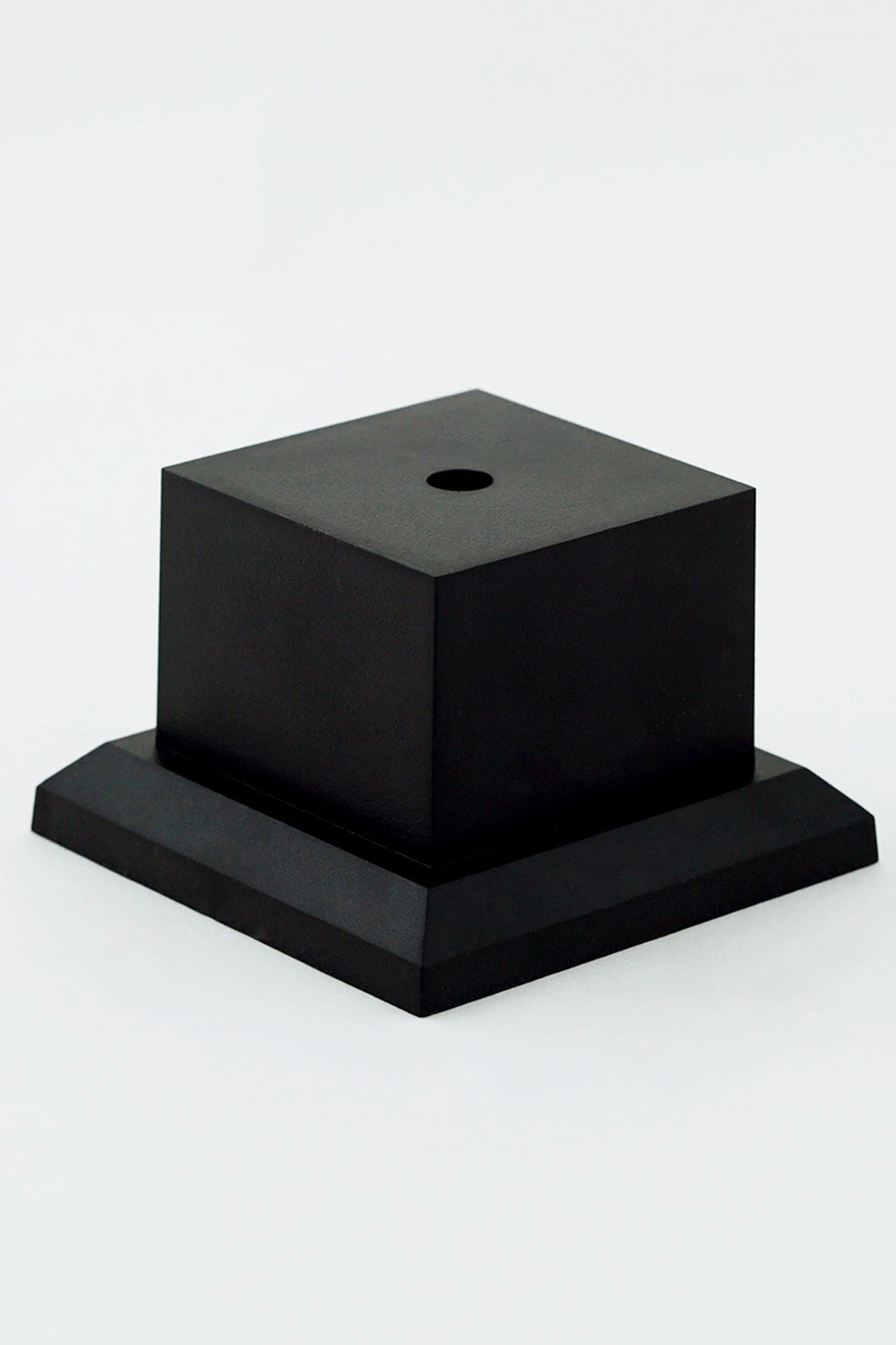 Купить основание пластиковое, черное 70х70х65 мм