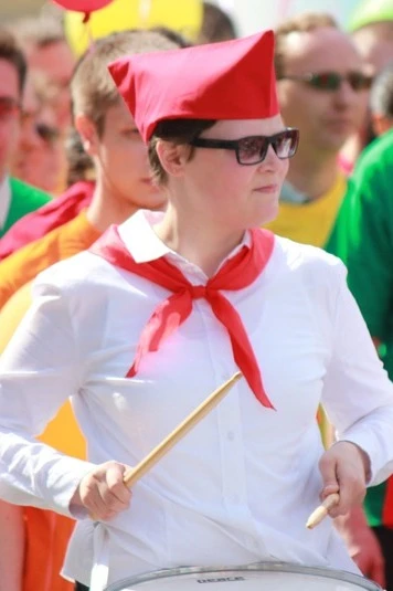 Пилотка Пионер из цветного шелка, однотонная красная#3 Пилотка Пионер из цветного шелка, однотонная красная#3