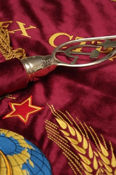 Купить знамя с символикой СССР вышитое (натуральный бархат) Пролетарии всех стран соединяйтесь Купить знамя с символикой СССР вышитое (натуральный бархат) Пролетарии всех стран соединяйтесь