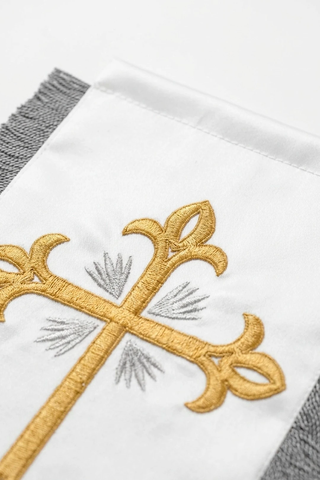 Купить хоругвь вышитая 40х60 см "Fleur-de-lis cross"