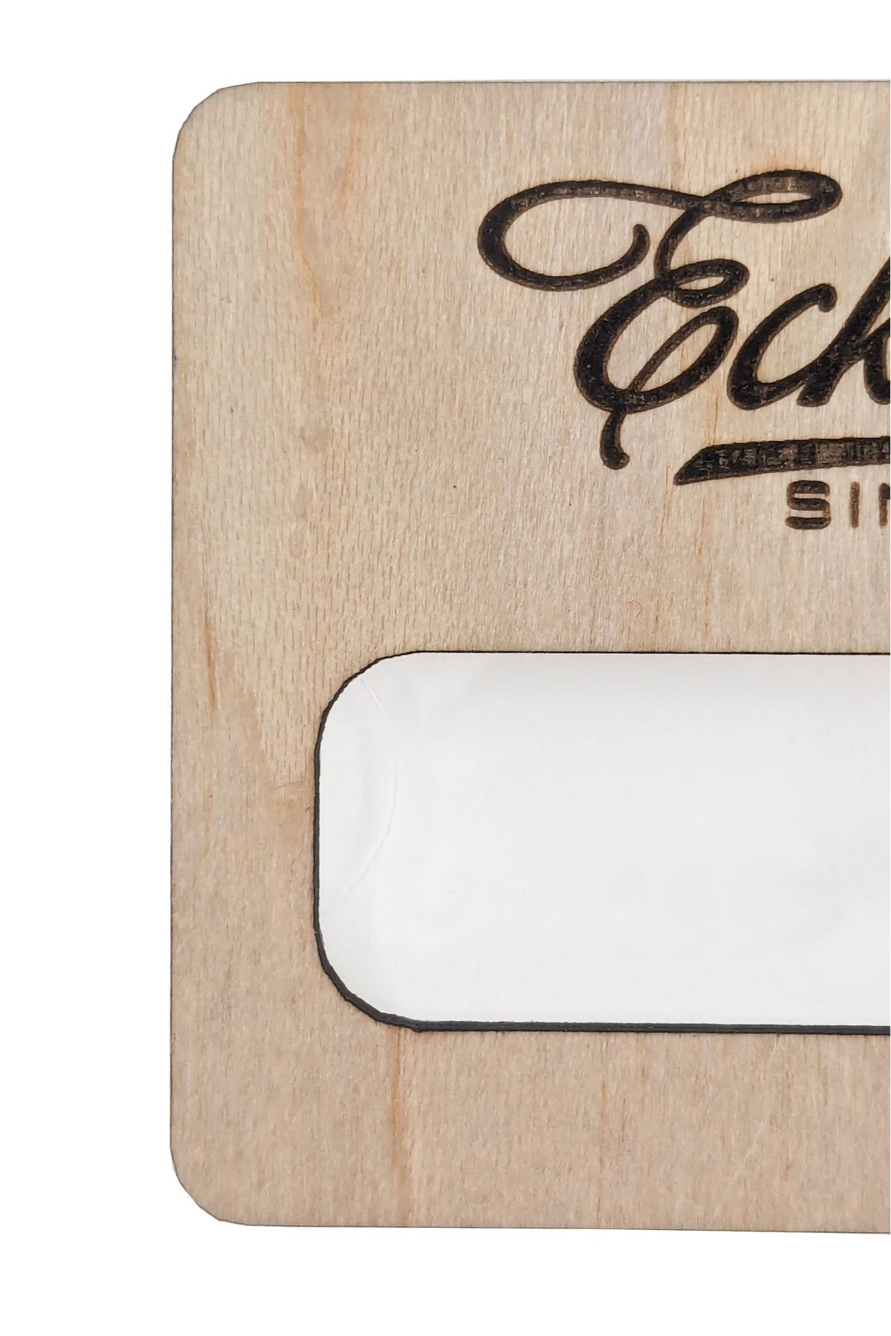 Купить бейдж из фанеры с гравировкой "EckoUnltd" Купить бейдж из фанеры с гравировкой "EckoUnltd"