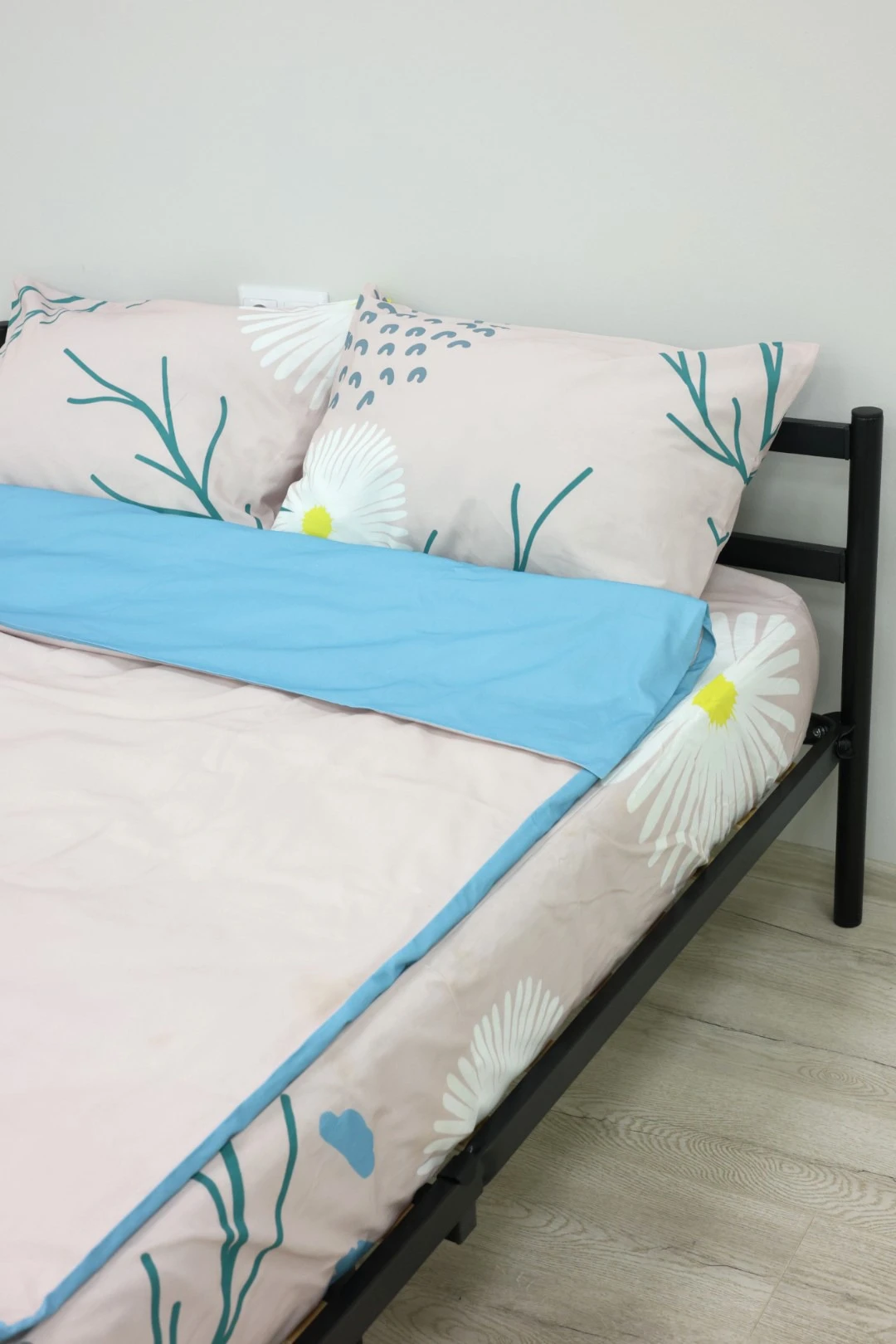 Постельное бельё 1,5-спальное 190х250 см на резинке#1