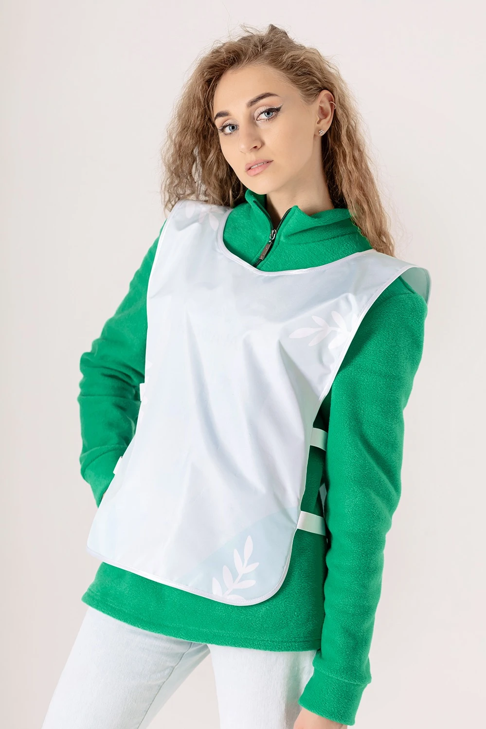 Манишка Юнив 40х60 см из дьюспо, с полной запечаткой "Первая помощь"