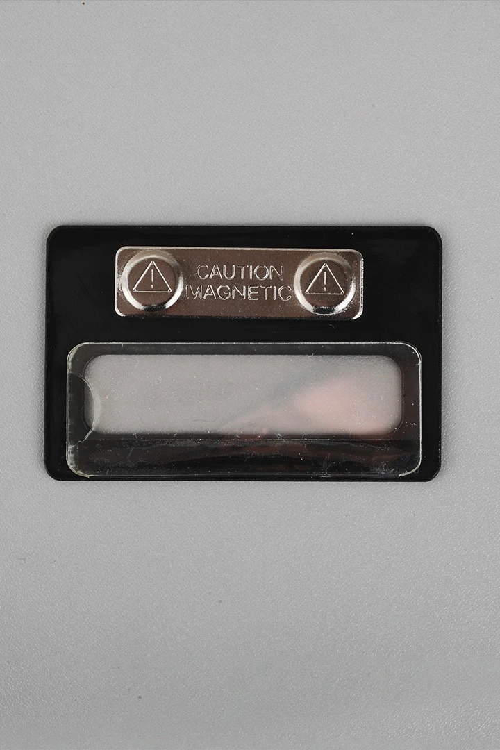 Бейдж из пластика с гравировкой 47х73 мм "Yellow showcase"#2