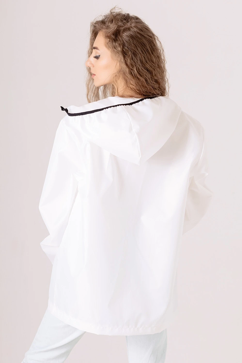 Купить ветровку Арчи с капюшоном унисекс, однотонную белую