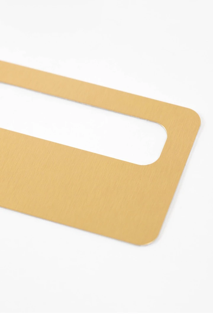 Бейдж с окном сатин односторонний 73х47 мм 0,55 мм, золото#1