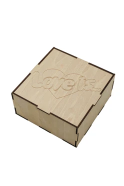 Купить коробку из фанеры с нанесением 136х136х65 мм