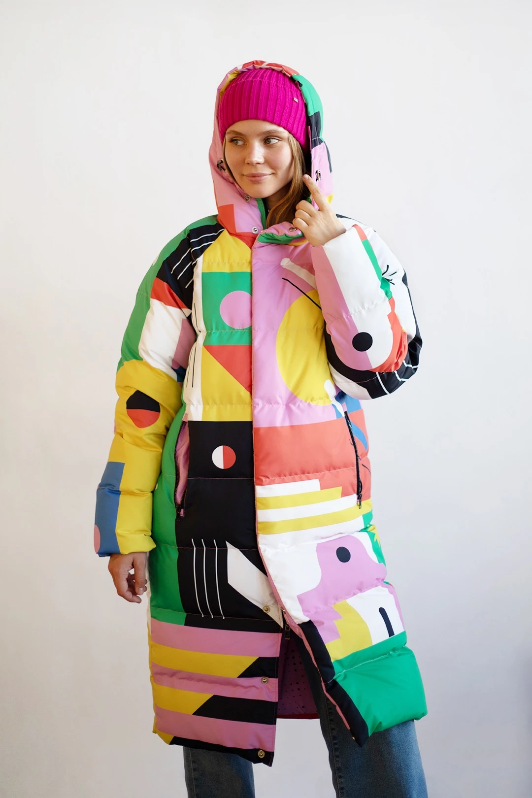 Купить пуховик Берлин с подкладом из лебяжьего пуха унисекс, с полной запечаткой "Геометрия"