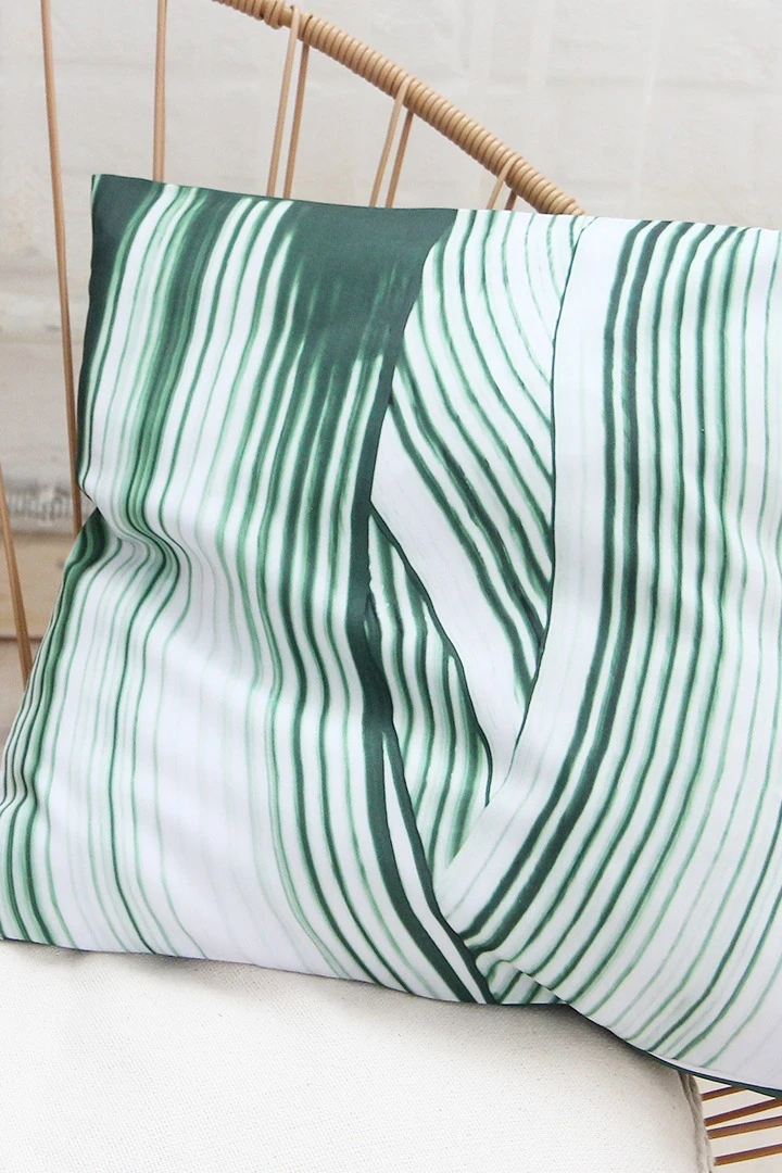 Купить подушку 50х50 см, с принтом "Emerald"