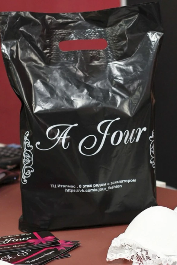 Купить пакет с вырубной ручкой 30х40 см (50 мкм)