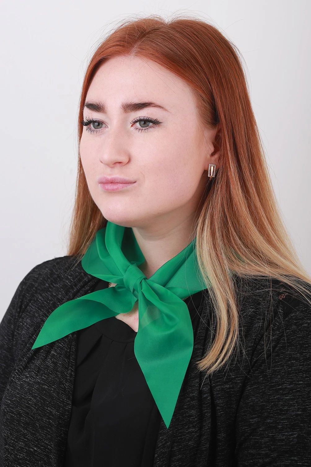 Косынка Лолла из шелка расцвечивания 65х65х95 см, однотонная зелёная#5