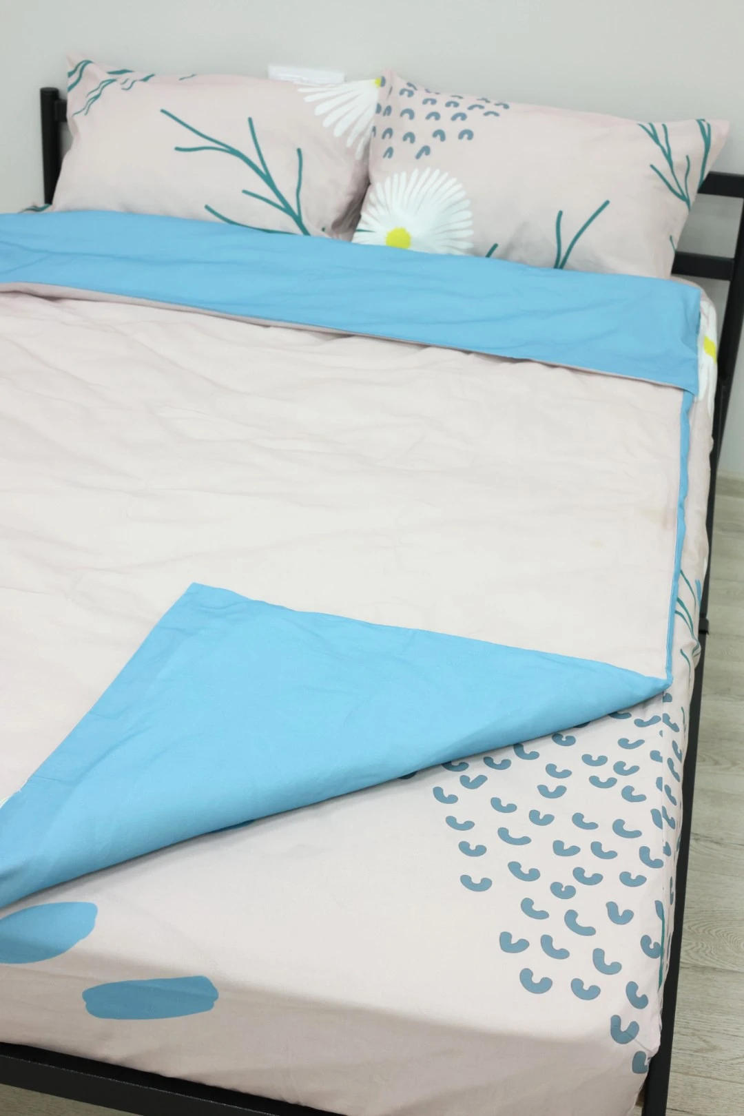 Купить постельное бельё 1,5-спальное 140х260 см на резинке