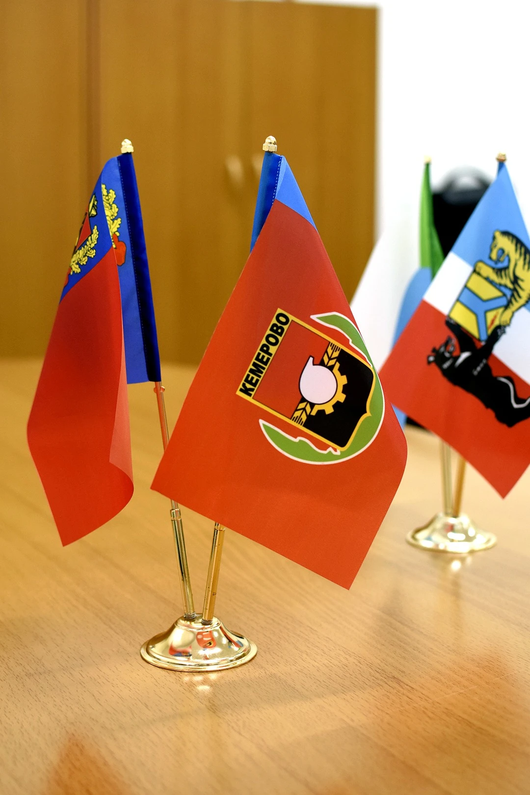 Флагшток настольный (золото, сталь) 2 штока#5